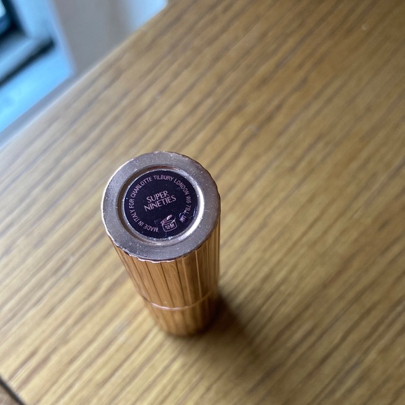 Charlotte Tilbury Matte Revolution - super nineties - Picture 3 of 5